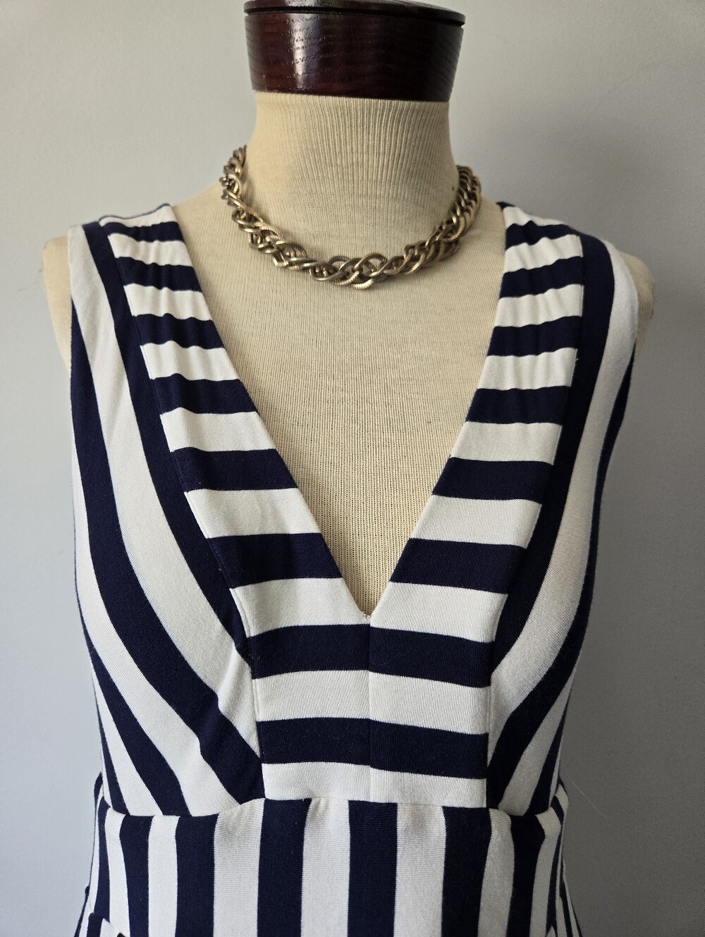 Boden Olympia Jersey Navy and White Vertical Stripe V-Neck Maxi Dress. Size 6 - Picture 4 of 11